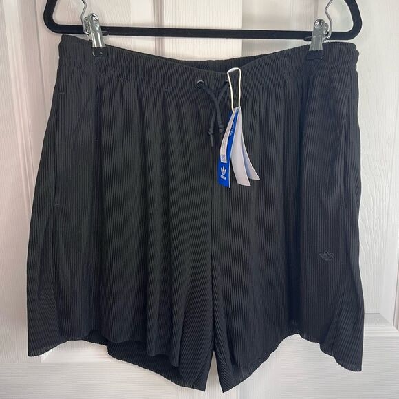 NWT Adidas Lined Drawstring Athletic Shorts Women’s XL - Picture 1 of 7